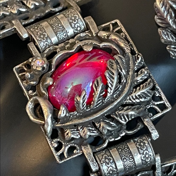 Vintage “Dragon’s Breath” Glass Cabochon Demi-Parure Bracelet & Earring Set - Picture 4 of 10